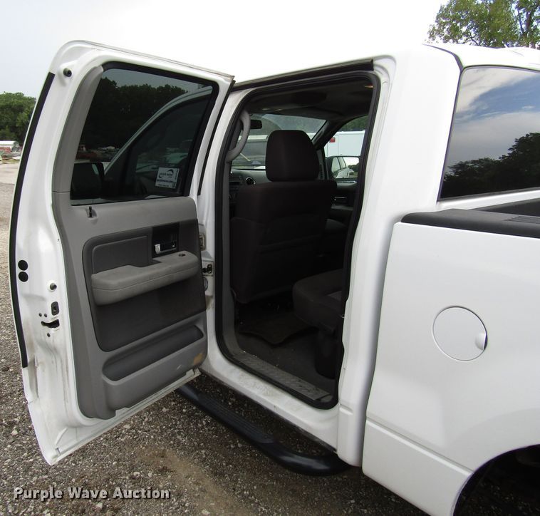 image for item DG8184 2006 Ford F150 SuperCrew pickup truck