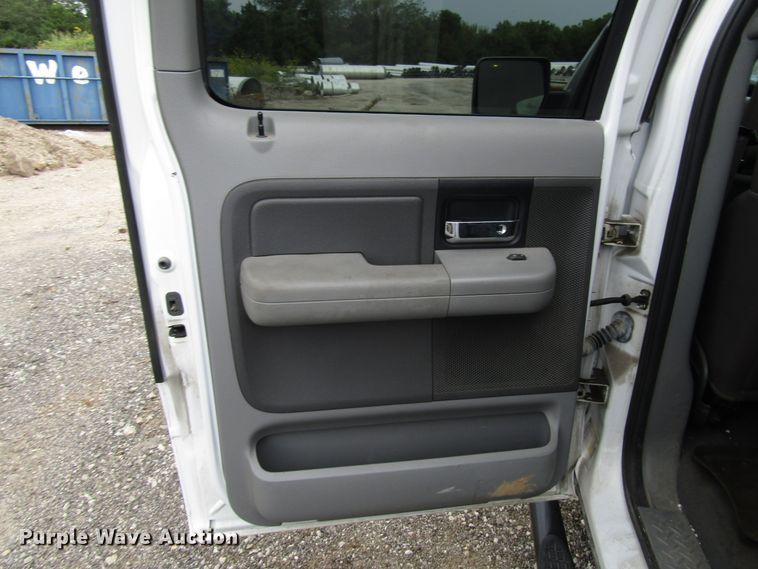 image for item DG8184 2006 Ford F150 SuperCrew pickup truck