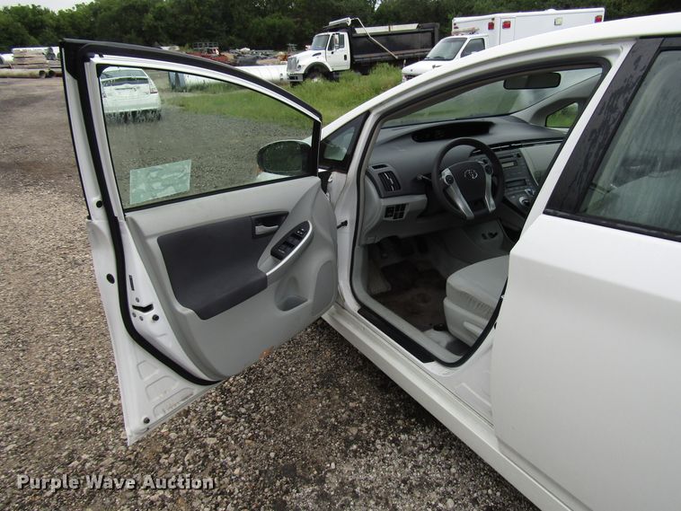 image for item DG8186 2010 Toyota Prius