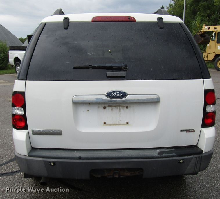image for item DG8191 2006 Ford Explorer SUV