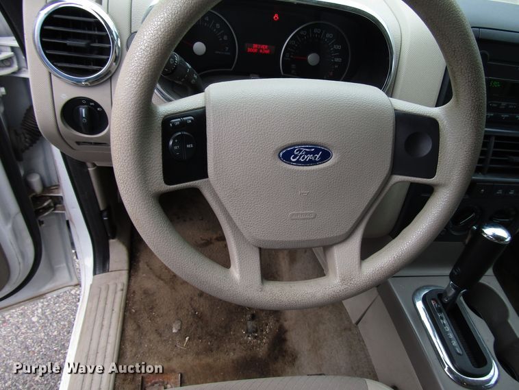 image for item DG8191 2006 Ford Explorer SUV