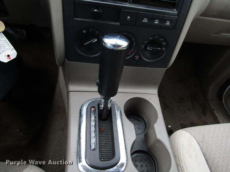 image for item DG8191 2006 Ford Explorer SUV