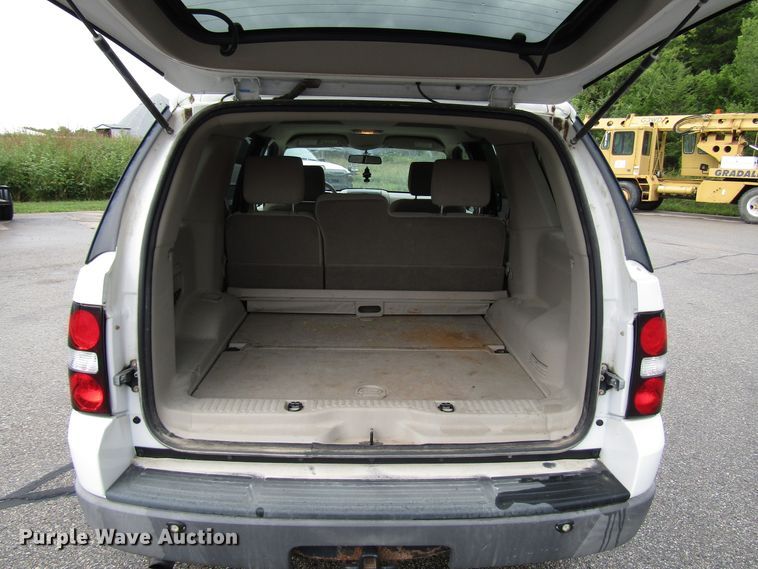 image for item DG8191 2006 Ford Explorer SUV