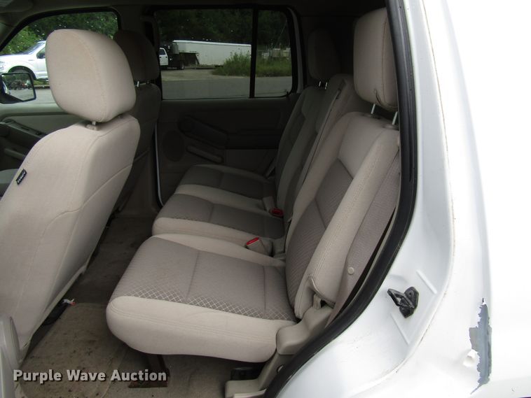 image for item DG8191 2006 Ford Explorer SUV