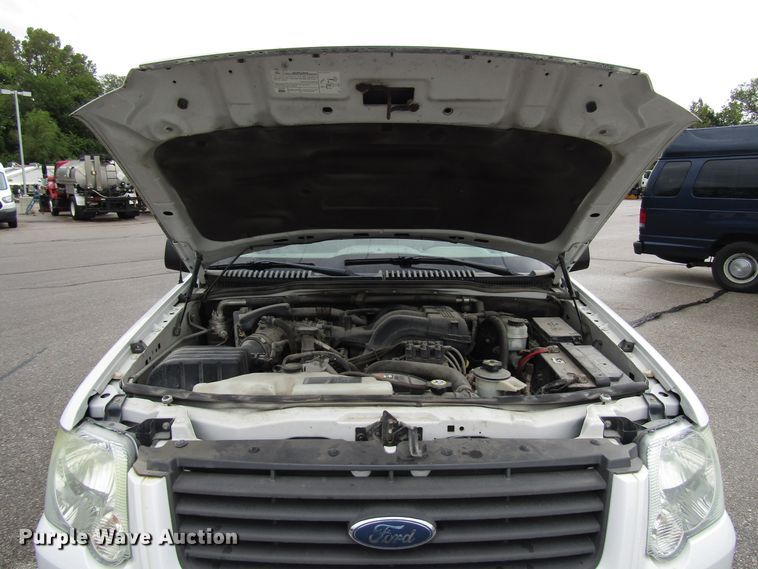 image for item DG8191 2006 Ford Explorer SUV