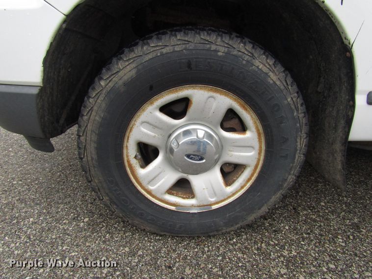 image for item DG8191 2006 Ford Explorer SUV