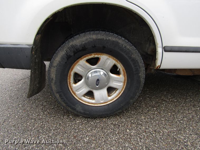 image for item DG8191 2006 Ford Explorer SUV