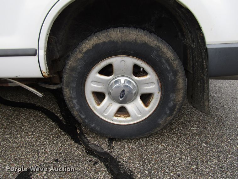 image for item DG8191 2006 Ford Explorer SUV