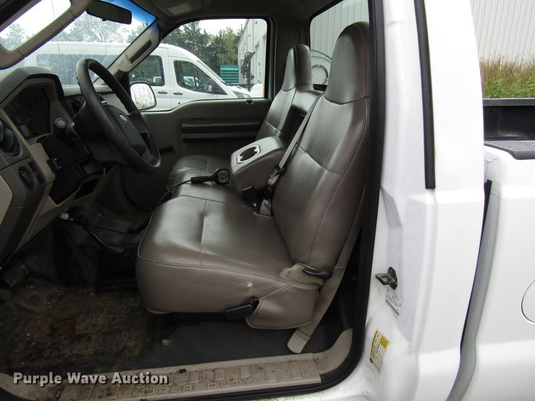 image for item DG8192 2008 Ford F250 Super Duty pickup truck