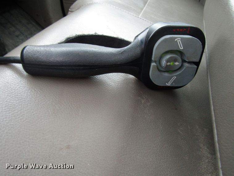 image for item DG8192 2008 Ford F250 Super Duty pickup truck