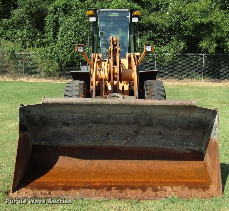 image for item DG8205 2002 Case 621D wheel loader