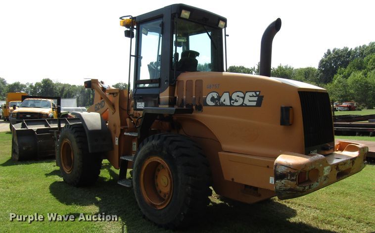 image for item DG8205 2002 Case 621D wheel loader