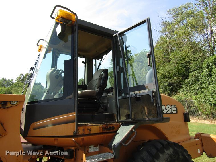 image for item DG8205 2002 Case 621D wheel loader