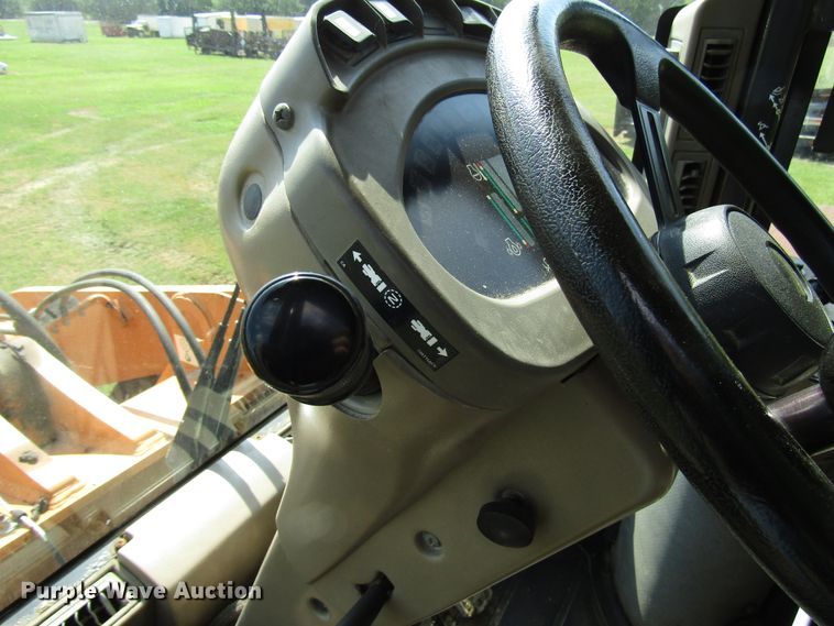 image for item DG8205 2002 Case 621D wheel loader