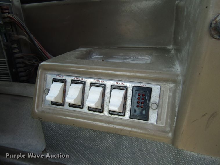 image for item DG8205 2002 Case 621D wheel loader