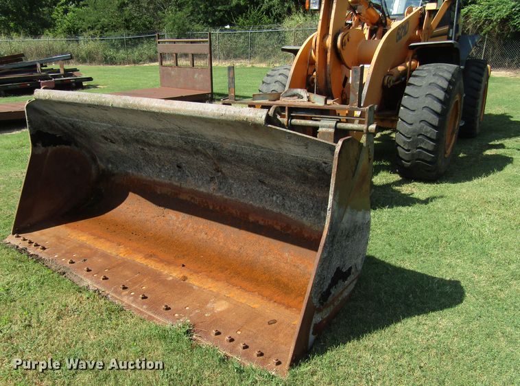 image for item DG8205 2002 Case 621D wheel loader