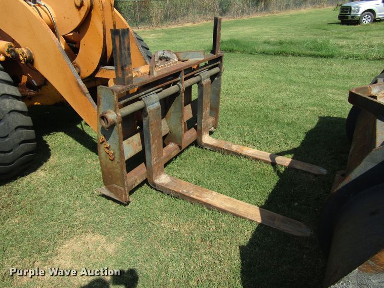 image for item DG8205 2002 Case 621D wheel loader