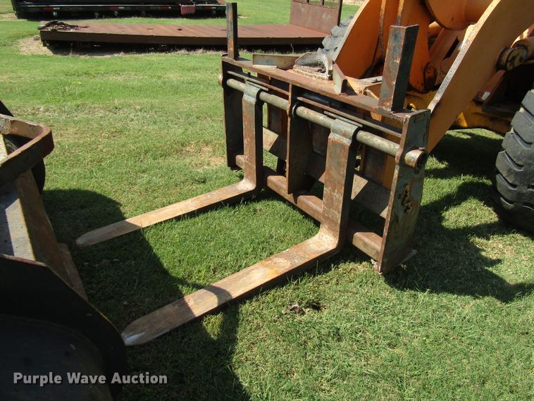 image for item DG8205 2002 Case 621D wheel loader