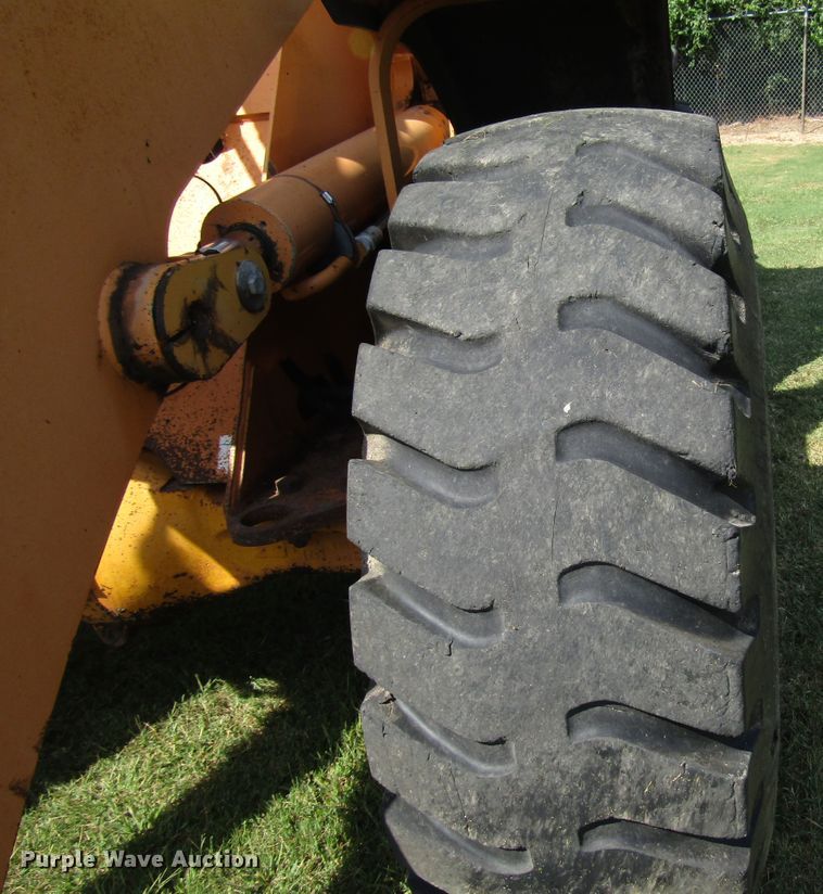 image for item DG8205 2002 Case 621D wheel loader