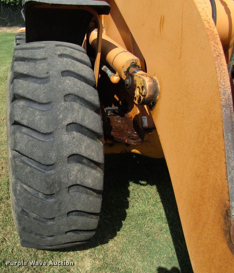 image for item DG8205 2002 Case 621D wheel loader