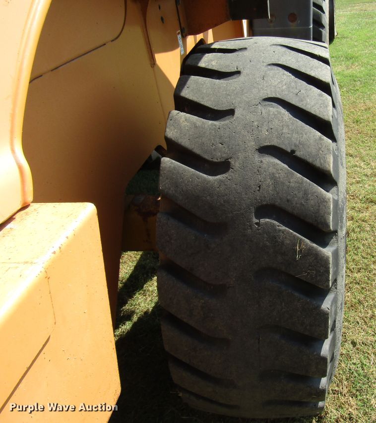 image for item DG8205 2002 Case 621D wheel loader