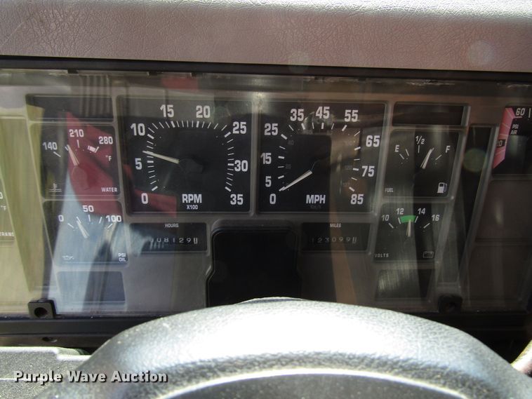 image for item DG8207 2002 International 4900 dump truck