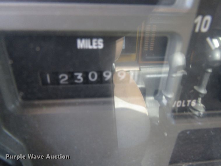 image for item DG8207 2002 International 4900 dump truck