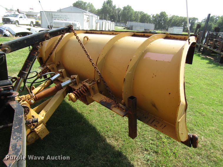 image for item DG8207 2002 International 4900 dump truck