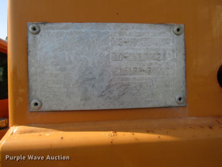 image for item DG8207 2002 International 4900 dump truck