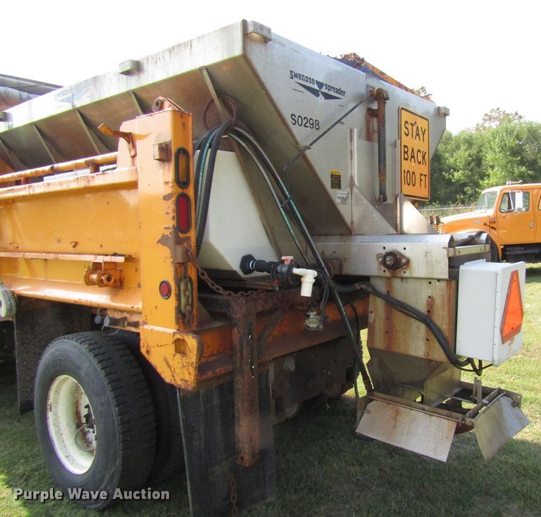 image for item DG8207 2002 International 4900 dump truck