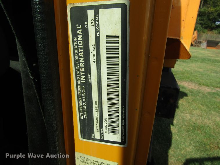 image for item DG8207 2002 International 4900 dump truck