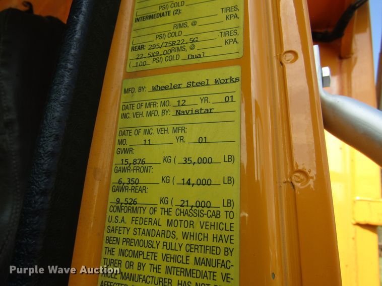 image for item DG8207 2002 International 4900 dump truck