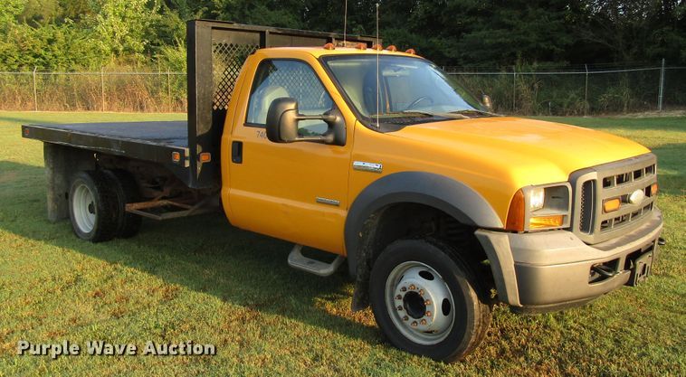 image for item DG8210 2005 Ford F550 Super Duty flatbed truck