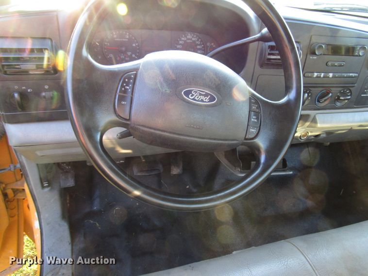 image for item DG8210 2005 Ford F550 Super Duty flatbed truck