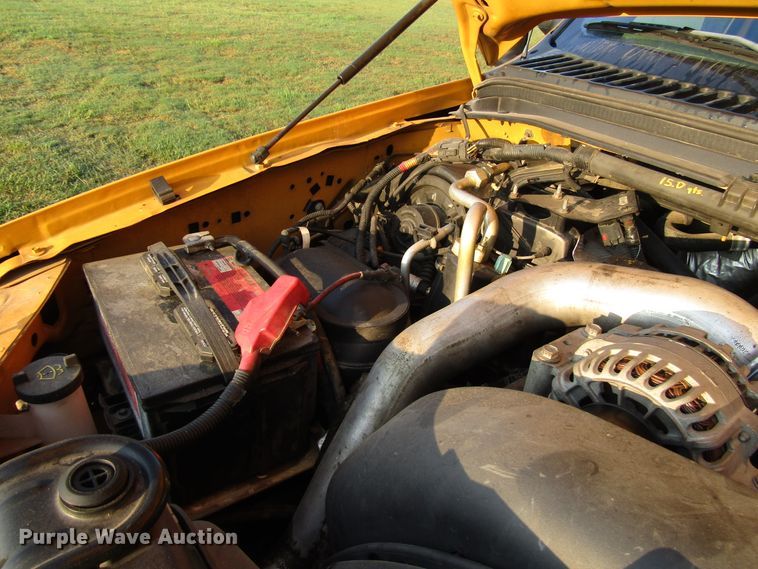 image for item DG8210 2005 Ford F550 Super Duty flatbed truck