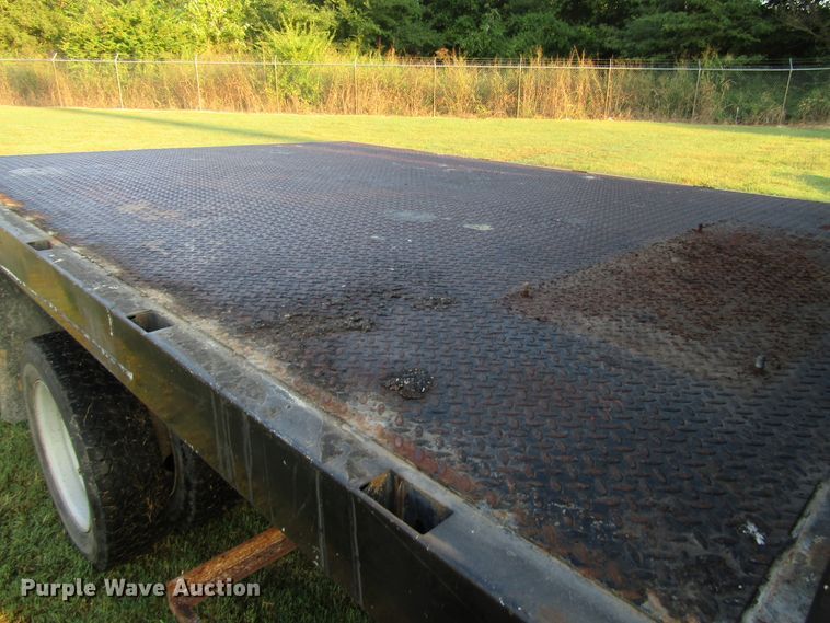 image for item DG8210 2005 Ford F550 Super Duty flatbed truck