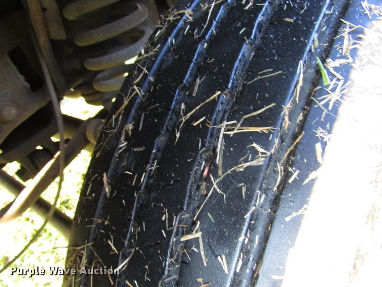 image for item DG8210 2005 Ford F550 Super Duty flatbed truck