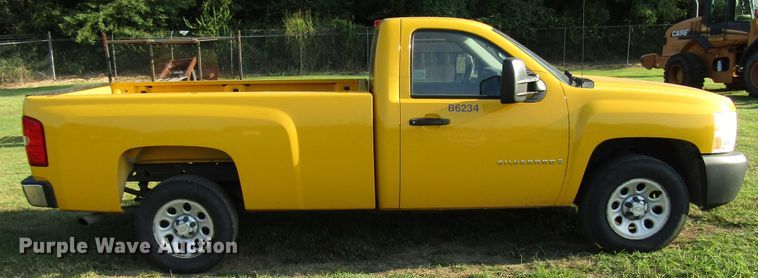 image for item DG8214 2007 Chevrolet Silverado 1500 pickup truck