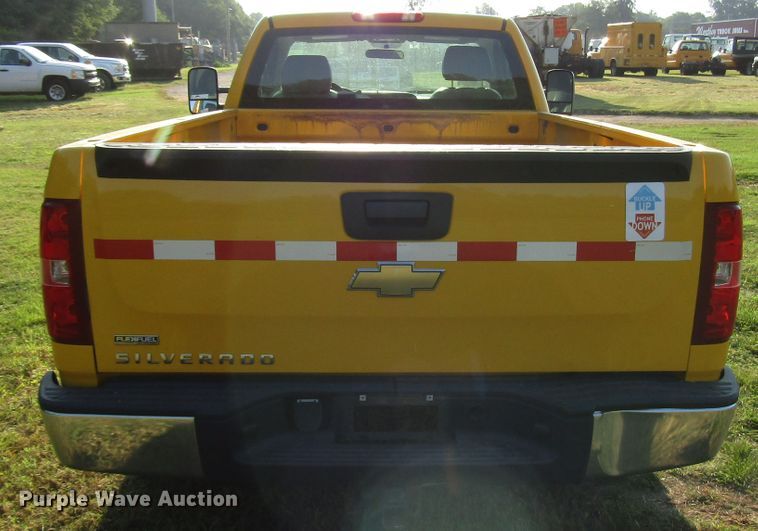 image for item DG8214 2007 Chevrolet Silverado 1500 pickup truck