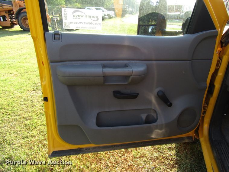 image for item DG8214 2007 Chevrolet Silverado 1500 pickup truck