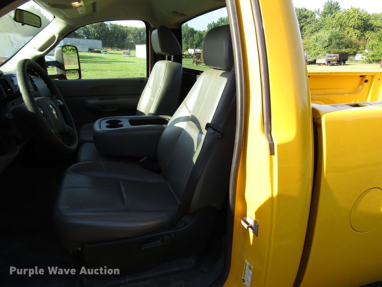 image for item DG8214 2007 Chevrolet Silverado 1500 pickup truck