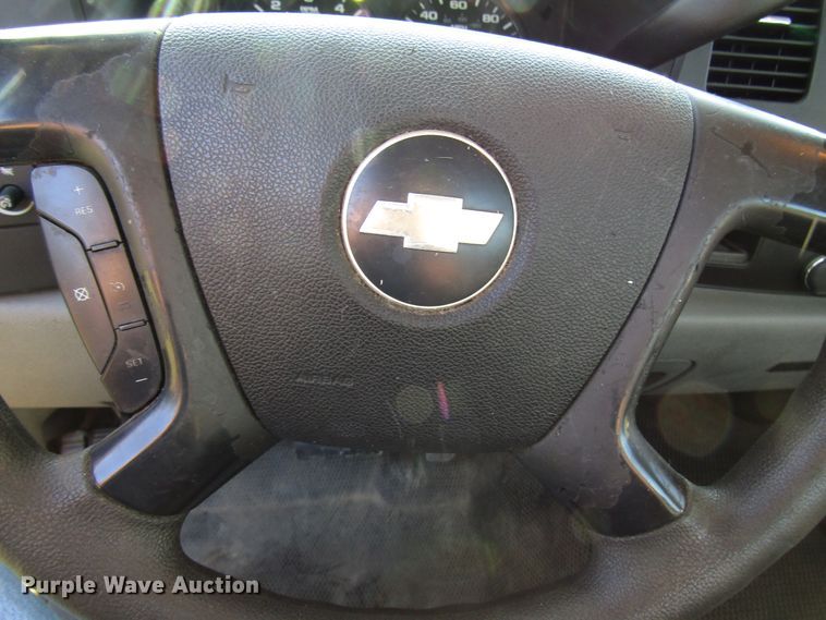 image for item DG8214 2007 Chevrolet Silverado 1500 pickup truck