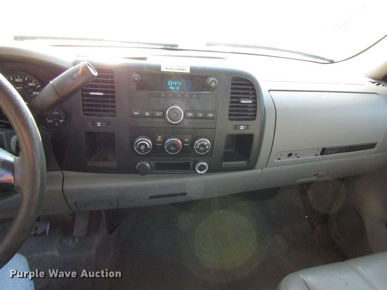 image for item DG8214 2007 Chevrolet Silverado 1500 pickup truck