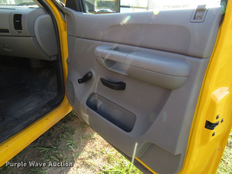 image for item DG8214 2007 Chevrolet Silverado 1500 pickup truck