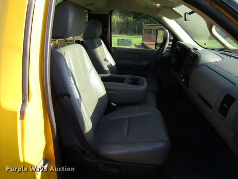 image for item DG8214 2007 Chevrolet Silverado 1500 pickup truck