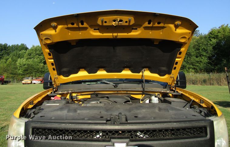 image for item DG8214 2007 Chevrolet Silverado 1500 pickup truck