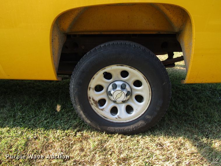 image for item DG8214 2007 Chevrolet Silverado 1500 pickup truck