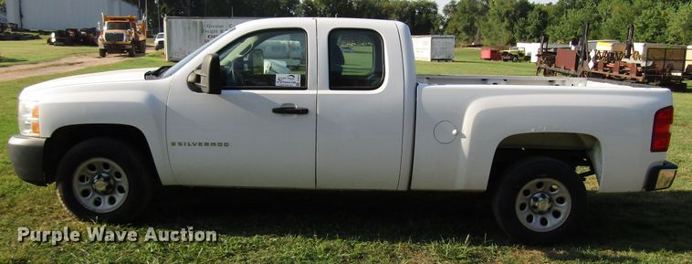 image for item DG8216 2008 Chevrolet Silverado 1500 Ext. Cab pickup truck