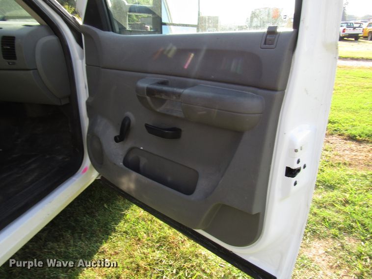 image for item DG8216 2008 Chevrolet Silverado 1500 Ext. Cab pickup truck