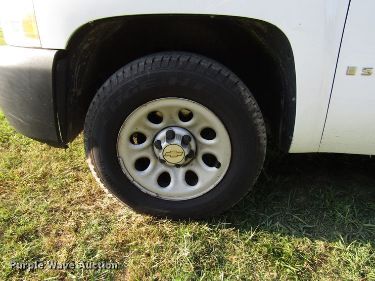 image for item DG8216 2008 Chevrolet Silverado 1500 Ext. Cab pickup truck